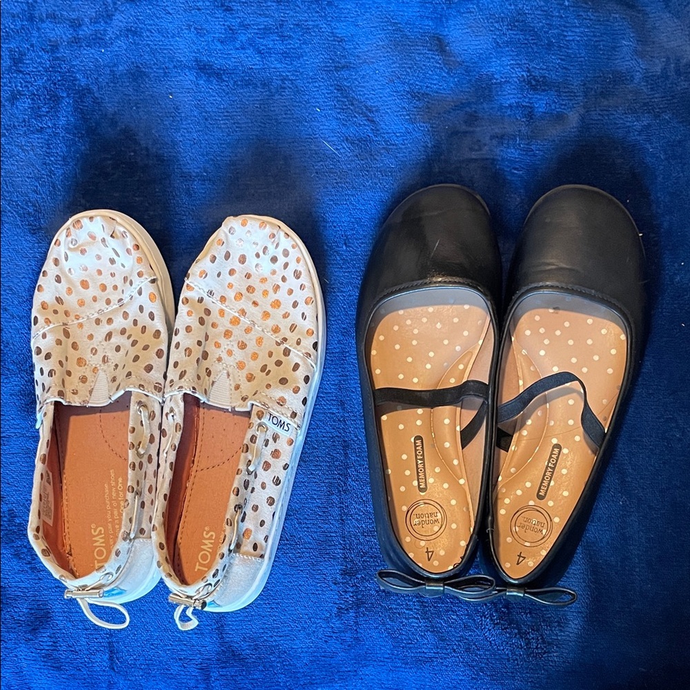 TOMS girls Polka Dots and black ballet flats size 4